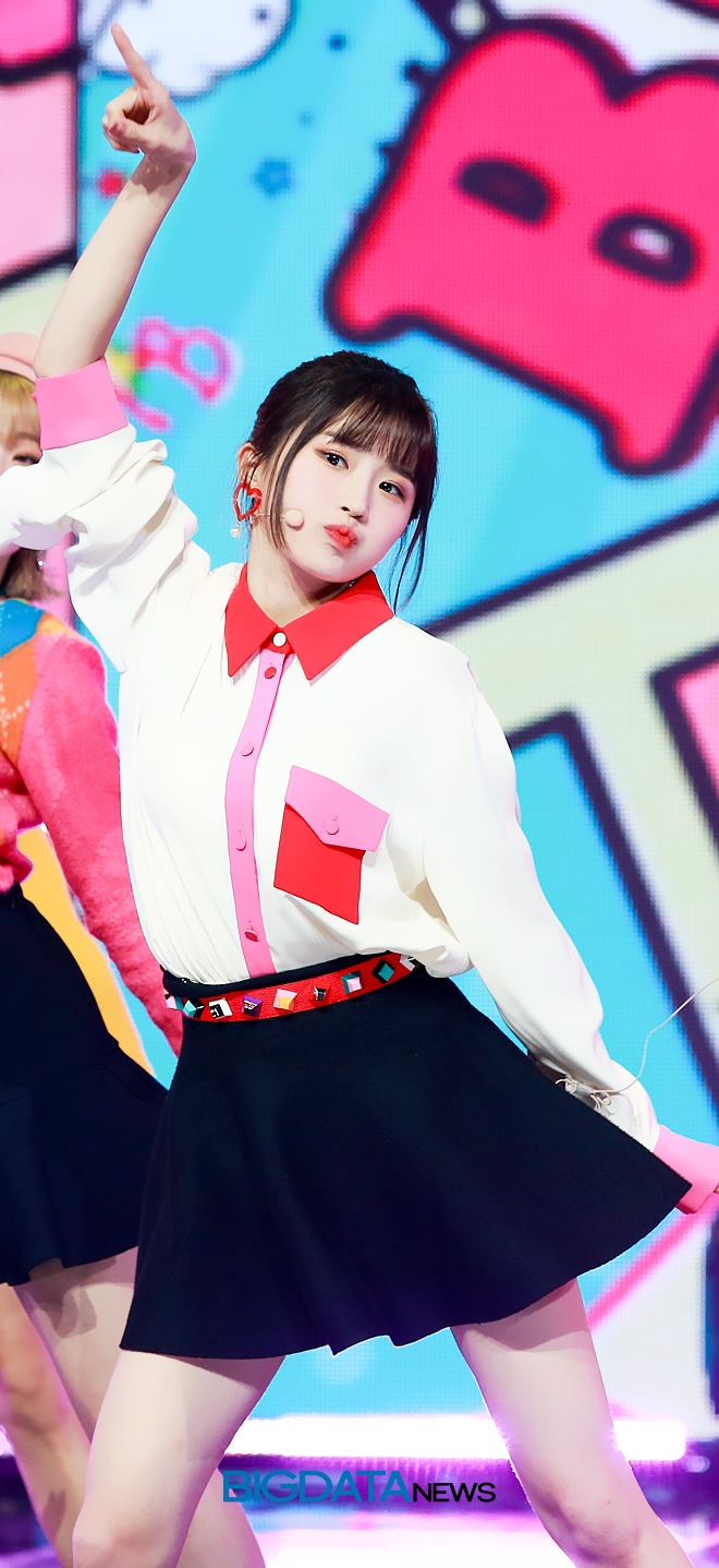 프로미스나인 송하영, MBC MUSIC '쇼 챔피언' 생방송 현장