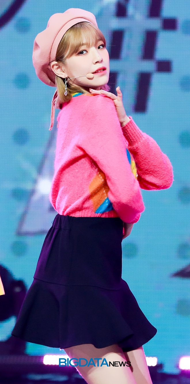 프로미스나인 백지헌, MBC MUSIC '쇼 챔피언' 생방송 현장