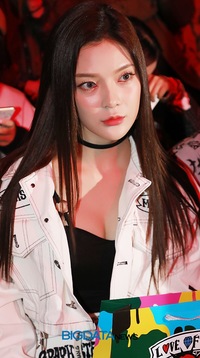 나인뮤지스 소진, 2019 S/S 헤라 서울패션위크 현장