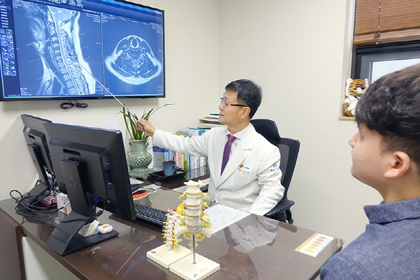점점 어려지는 목디스크 환자 연령, 예방과 초기 치료가 중요