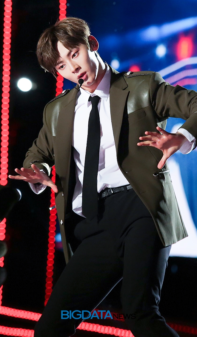 워너원 황민현, '2018 부산 원아시아페스티벌' 개막 축하공연 현장