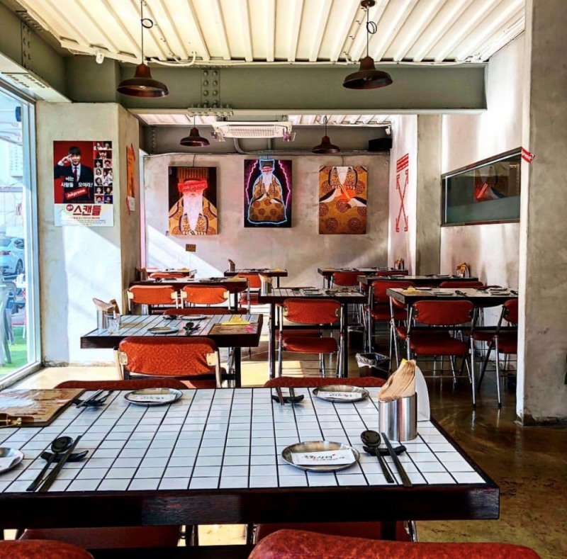 압구정맛집 “족황상제” 트렌디한 분위기에 즐길 수 있는 족발집