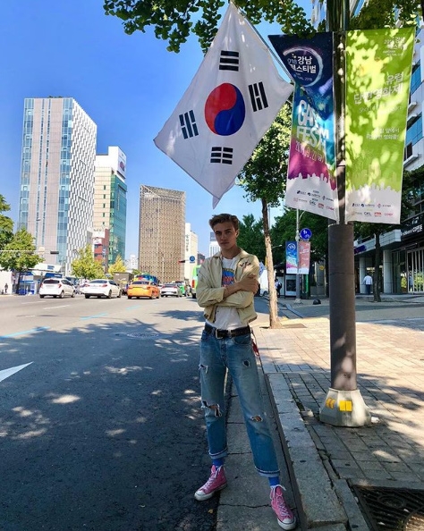 모델 럭키 블루 스미스의 SNS 사진