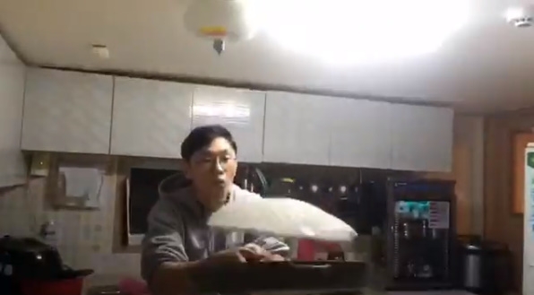 가수 윤덕원 SNS 영상 캡쳐