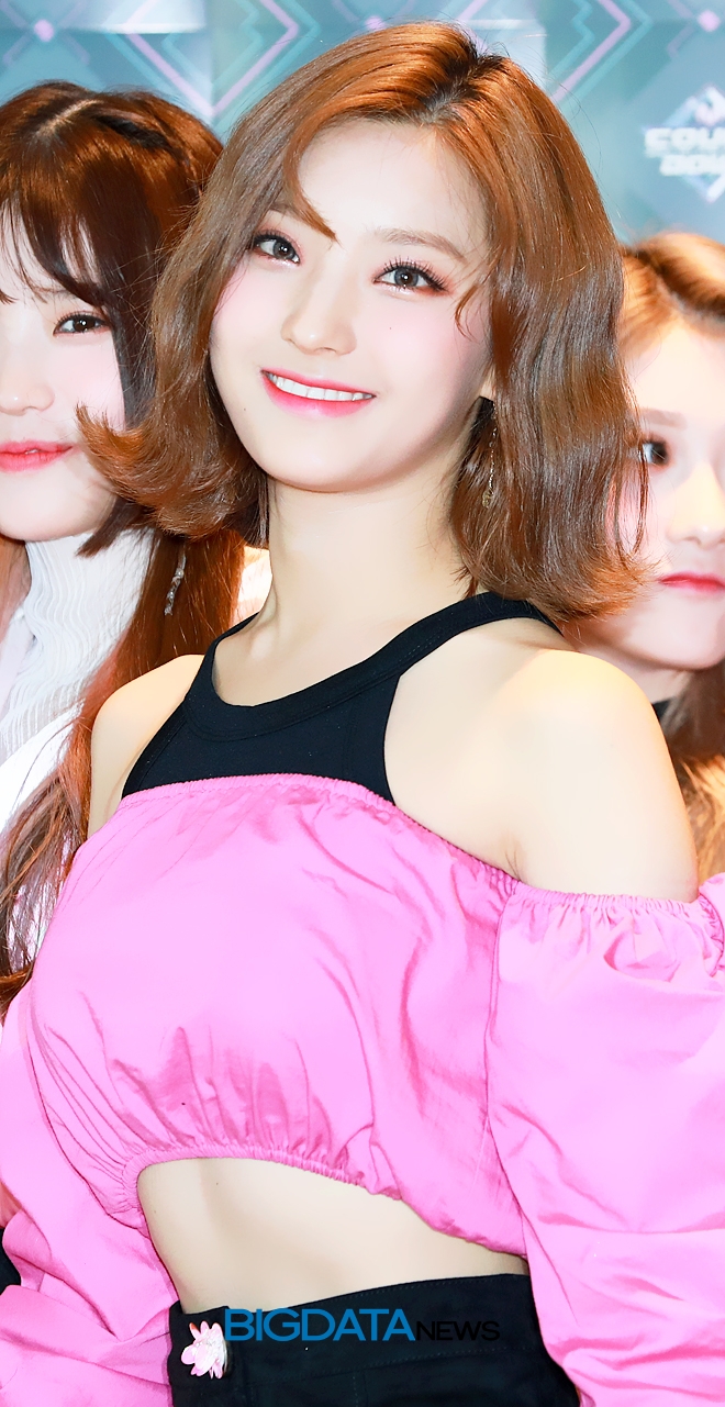 프로미스나인 이새롬, Mnet '엠카운트다운' 생방송 사전 리허설 현장