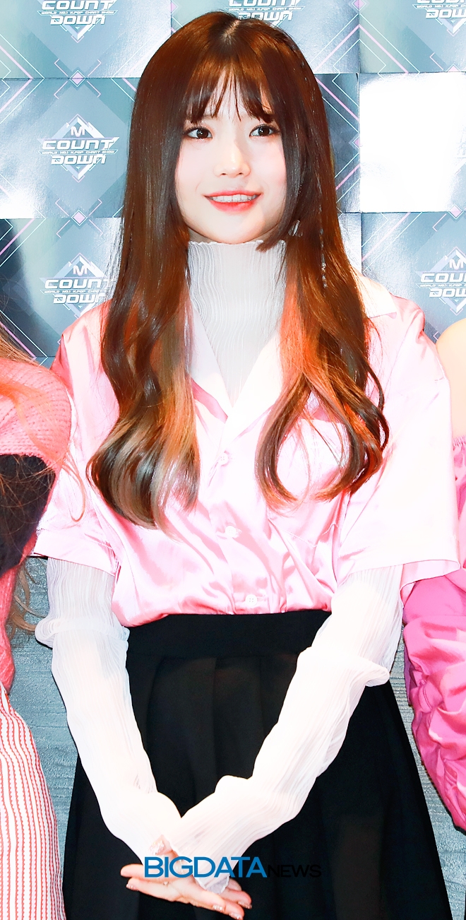 프로미스나인 송하영, Mnet '엠카운트다운' 생방송 사전 리허설 현장