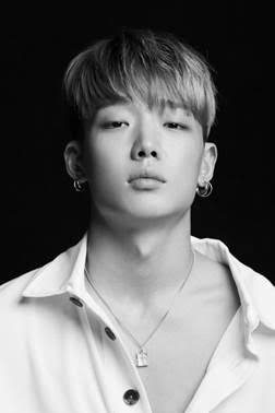 'RISE'를 리메이크 버전에 등장한 아이콘 바비.