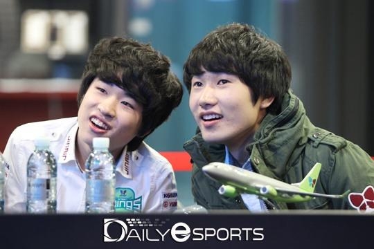WCS 스타2 그랜드 파이널 8강에서 맞붙는 진에어 그린윙스 조성주(왼쪽)와 김유진.