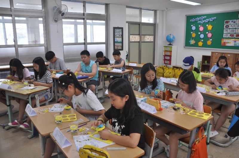 대전신흥초, 무더위도 잊게 하는 '과학탐구교실'