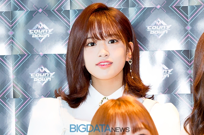 아이즈원 안유진, Mnet '엠카운트다운' 생방송 현장