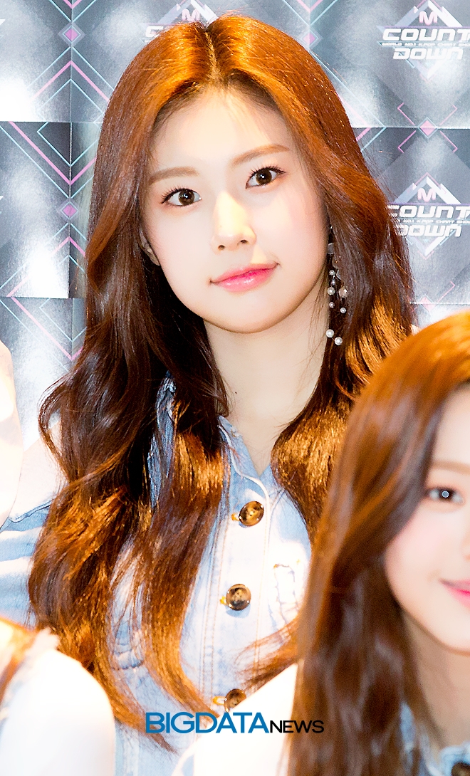 아이즈원 강혜원, Mnet '엠카운트다운' 생방송 현장