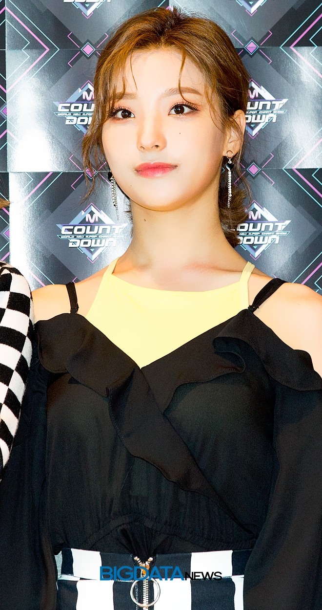 프로미스나인 이새롬, Mnet '엠카운트다운' 생방송 현장