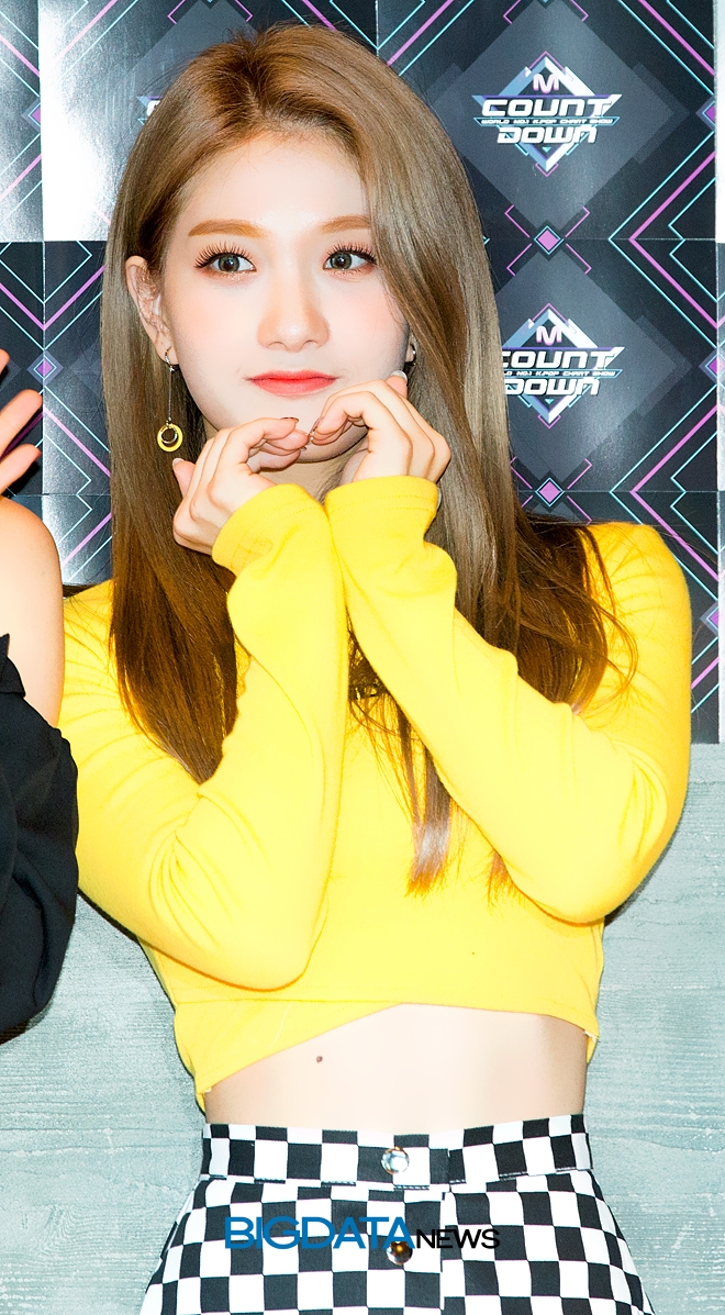 프로미스나인 이서연, Mnet '엠카운트다운' 생방송 현장