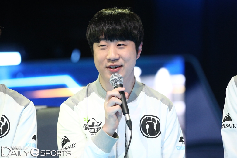 인빅터스 게이밍의 톱 라이너 '듀크' 이호성.