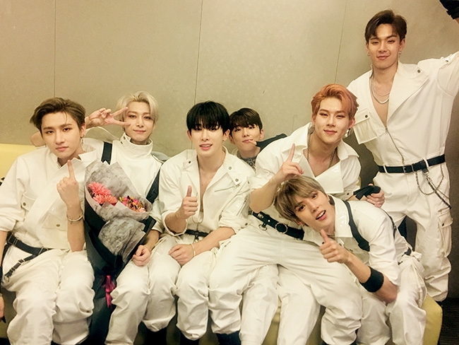 그룹 몬스타엑스