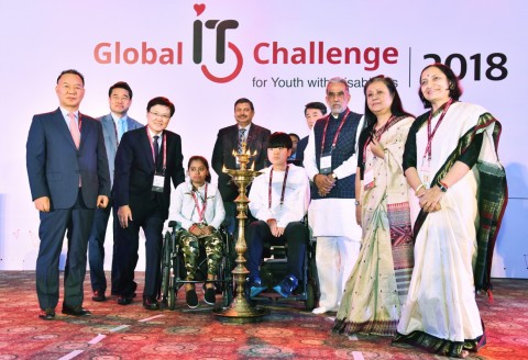LG전자는 한국장애인재활협회와 공동으로 9일부터 12일까지 인도 뉴델리 아쇽호텔에서 ‘2018 글로벌장애청소년IT챌린지’를 진행했다.