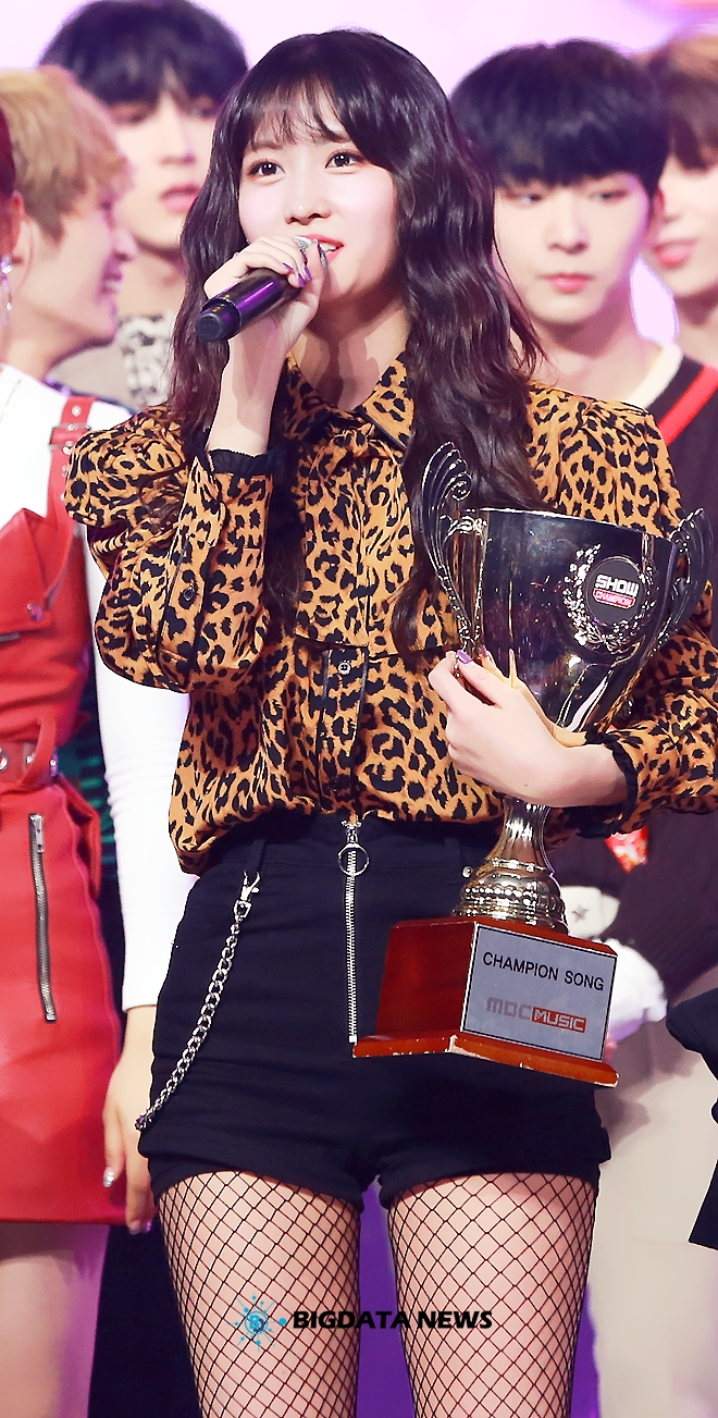 트와이스 모모, MBC MUSIC '쇼 챔피언' 생방송 현장