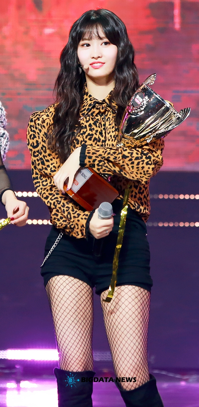 트와이스 사나, MBC MUSIC '쇼 챔피언' 생방송 현장