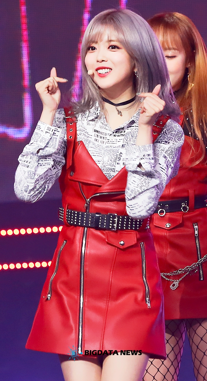 위키미키 지수연, MBC MUSIC '쇼 챔피언' 생방송 현장