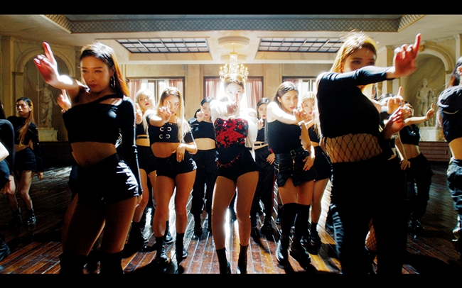 걸그룹 블랙핑크 제니의 첫 솔로곡 'SOLO' 안무 영상 캡쳐
