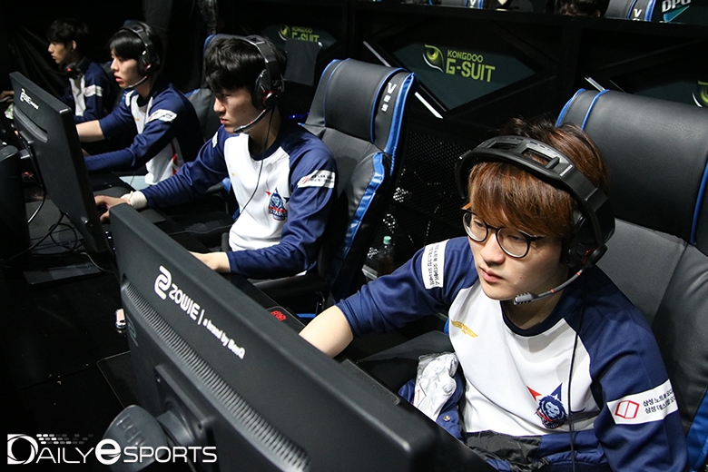 액토즈 스타즈 인디고.