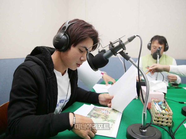 녹음하고 있는 이형준. 사진=KPGA