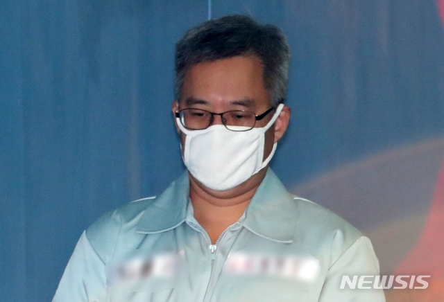 '드루킹' 김모씨가 지난 1일 오전 서울 서초구 서울중앙지법에서 열린 정치자금법 위반 1차 공판에 출석하고 있다.(사진=뉴시스)