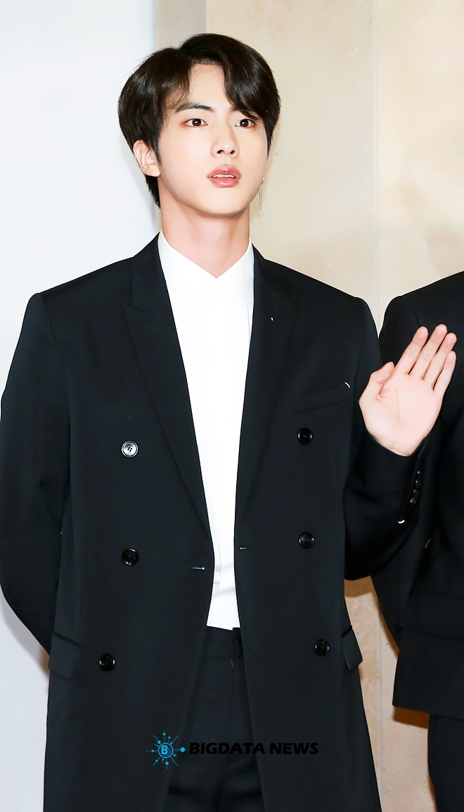 방탄소년단 진, '2018 Asia Artist Awards' 레드카펫 현장