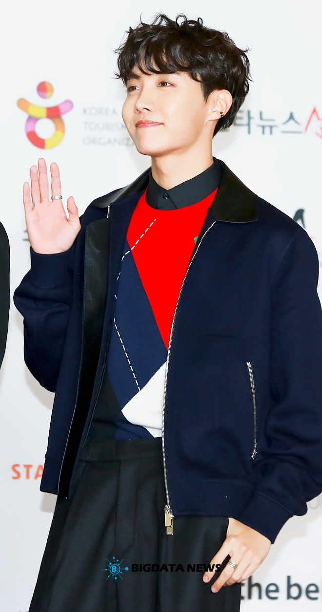 방탄소년단 제이홉, '2018 Asia Artist Awards' 레드카펫 현장