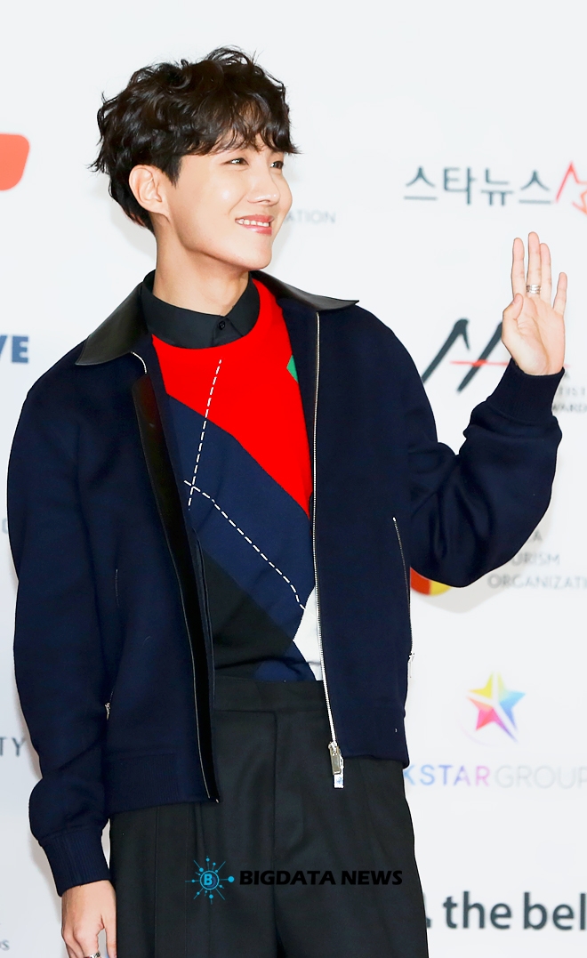 방탄소년단 제이홉, '2018 Asia Artist Awards' 레드카펫 현장