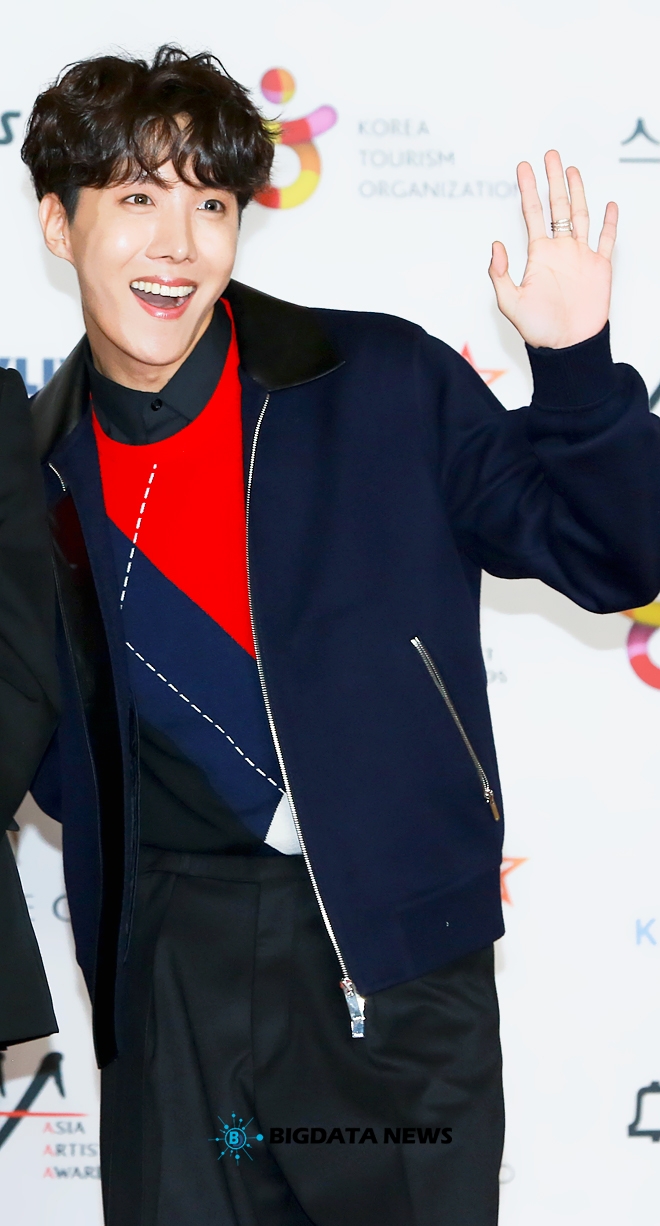 방탄소년단 제이홉, '2018 Asia Artist Awards' 레드카펫 현장