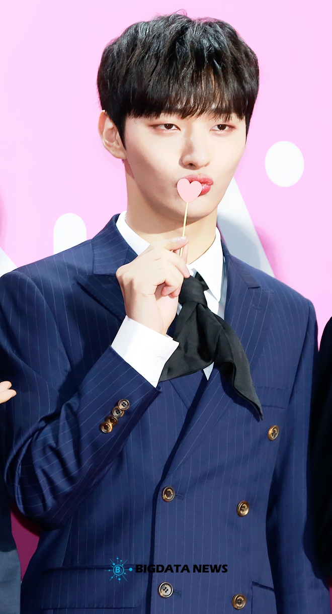 워너원 윤지성, '2018 멜론뮤직어워드'의 레드카펫 및 포토월 행사 현장