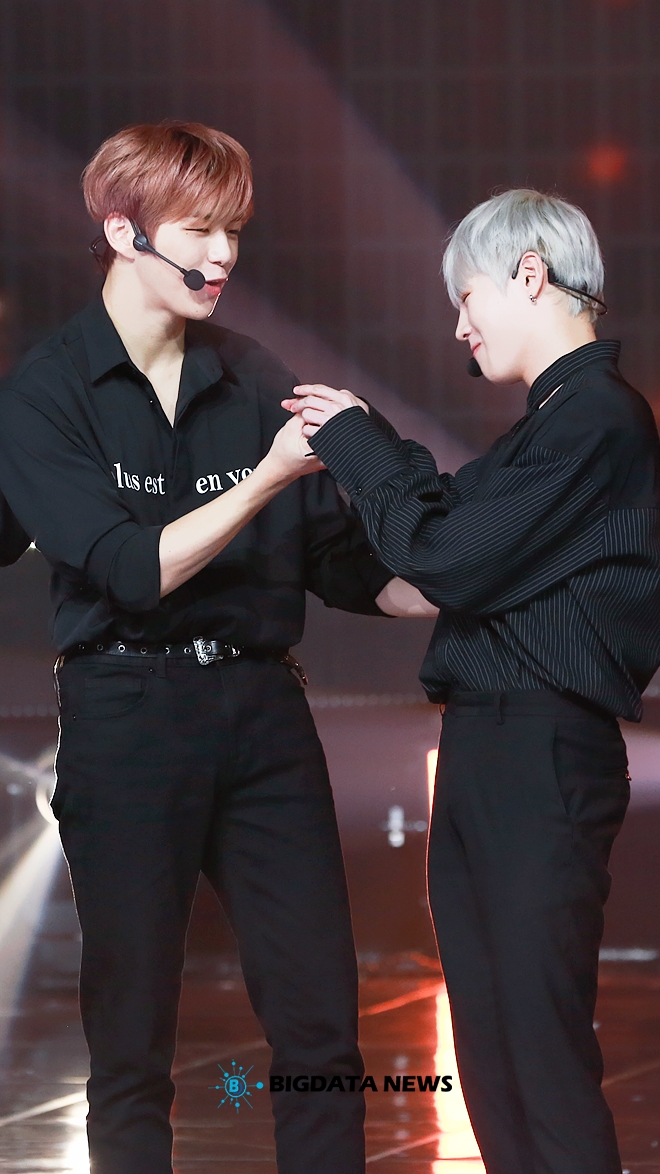 워너원 강다니엘-하성운, MBC MUSIC '쇼 챔피언' 생방송 현장