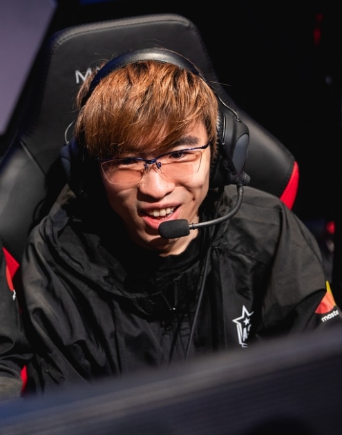 '피넛' 한왕호를 제압한 'EVI' 무라세 슌스케.