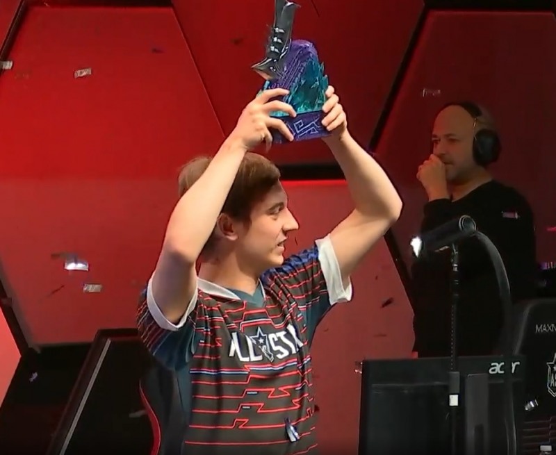 올스타전 1대1 매치에서 우승한 'Caps' 라스무스 빈테르(사진=네이버 생중계 화면 캡처).