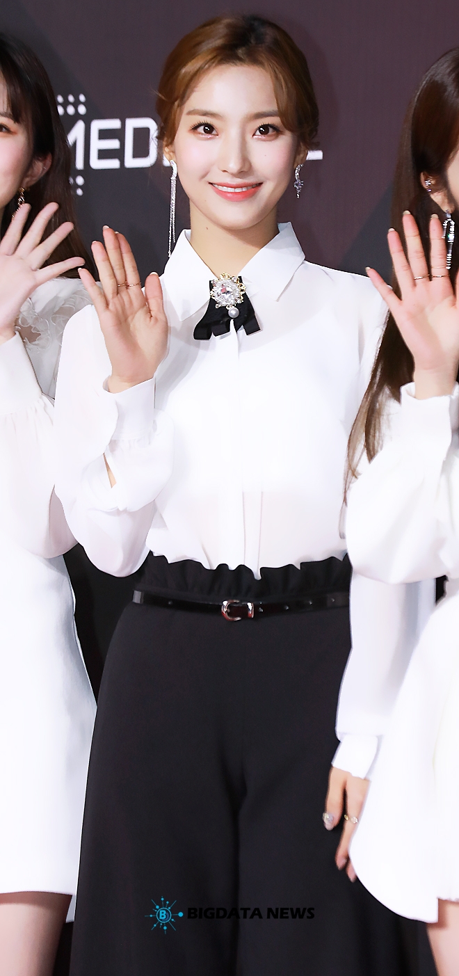 프로미스나인 이새롬, '2018 MAMA PREMIERE in KOREA' 레드카펫 및 포토월 현장