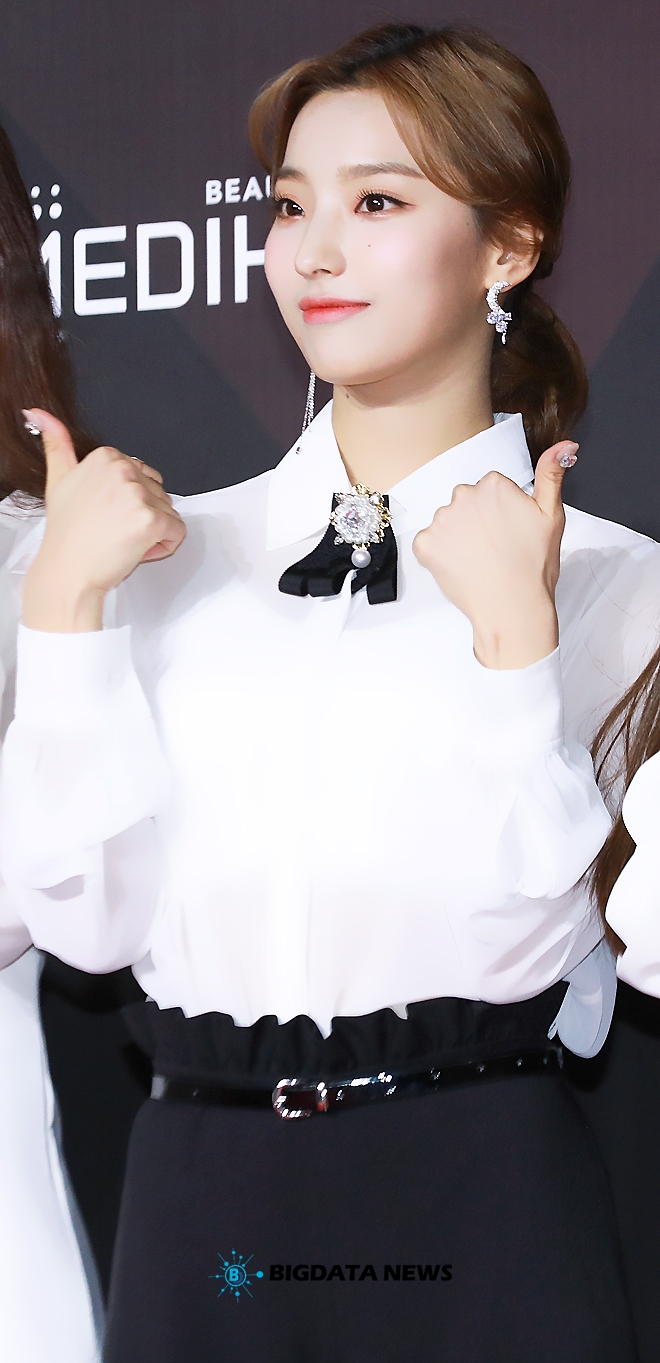 프로미스나인 이새롬, '2018 MAMA PREMIERE in KOREA' 레드카펫 및 포토월 현장