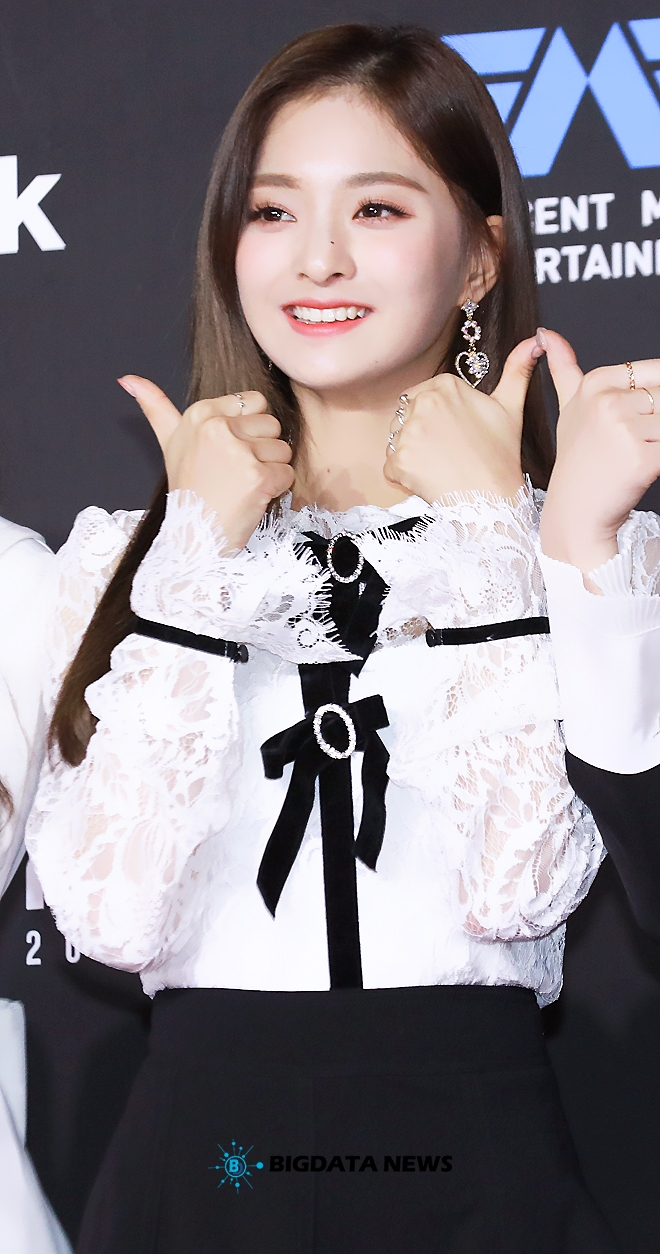 프로미스나인 이나경, '2018 MAMA PREMIERE in KOREA' 레드카펫 및 포토월 현장