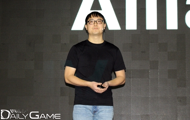 LPG 간담회에서 행사 취지를 설명한 라인게임즈 김민규 대표.