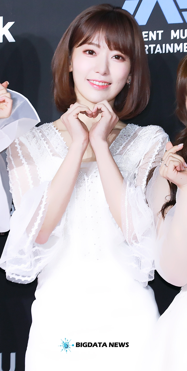 아이즈원 미야와키 사쿠라, '2018 MAMA PREMIERE in KOREA' 레드카펫 및 포토월 현장