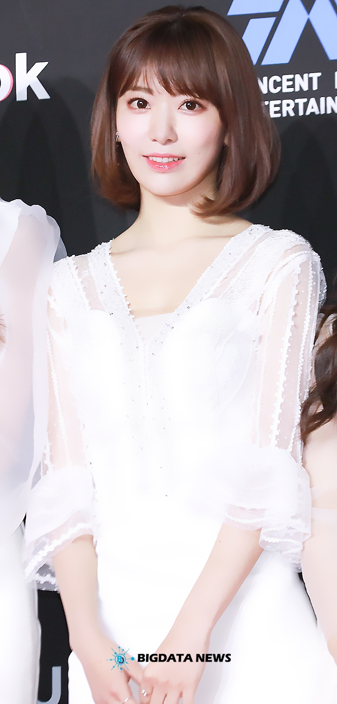 아이즈원 미야와키 사쿠라, '2018 MAMA PREMIERE in KOREA' 레드카펫 및 포토월 현장