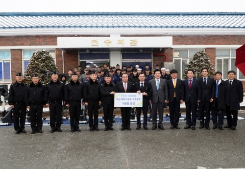 문희상 국회의장, 해군 2함대 위문방문·천안함 용사 참배