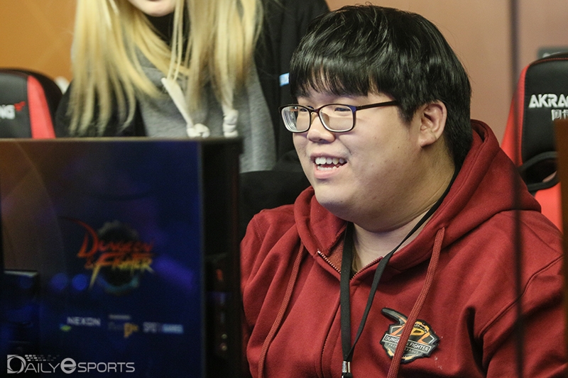 이제명을 꺾고 8강에 진출한 김창원.