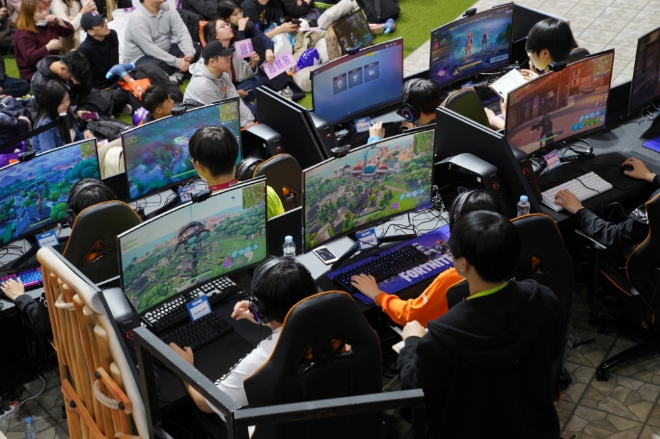 지스타 2018에서 열린 '포트나이트' e스포츠 이벤트 모습.