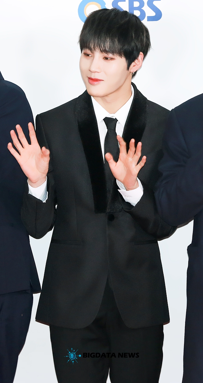 워너원 하성운, '2018 SBS 가요대전' 포토월 현장