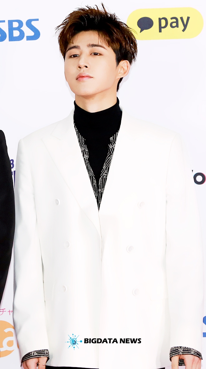 아이콘 비아이, '2018 SBS 가요대전' 포토월 현장