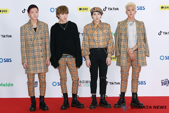 위너, '2018 SBS 가요대전' 포토월 현장
