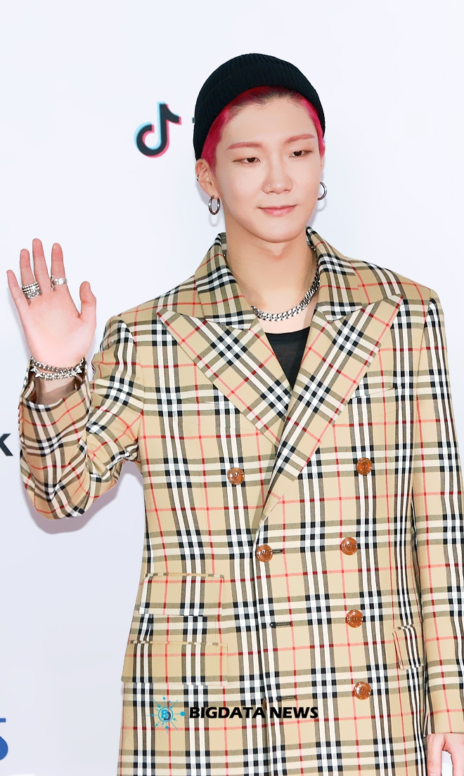 위너 이승훈, '2018 SBS 가요대전' 포토월 현장