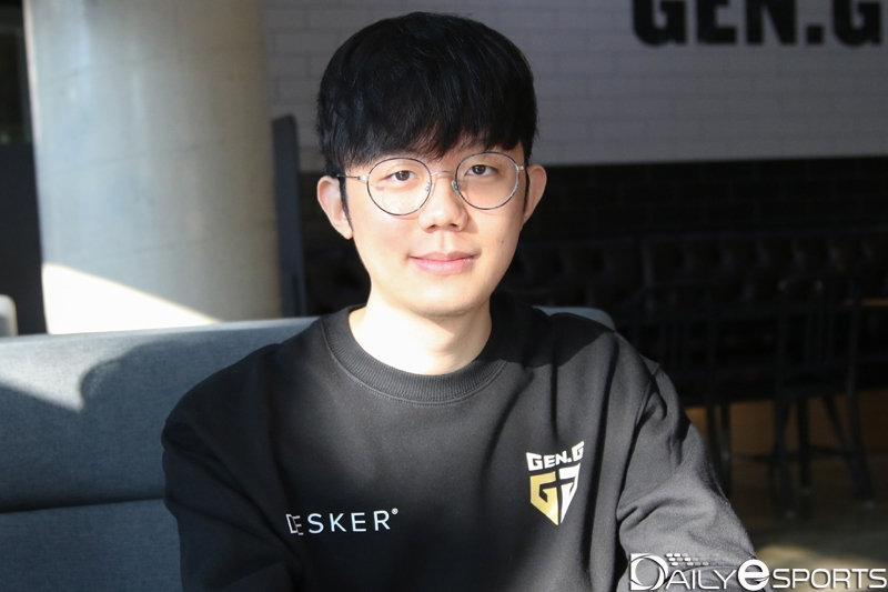 '미로' 공진혁.