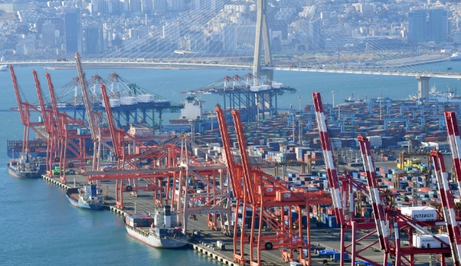 1일 산업통상자원부는 지난 한해 동안 수출 6천55억달러를 기록해 세계 7번째로 수출액 6천달러를 돌파했다고 밝혔다. 사진=뉴시스